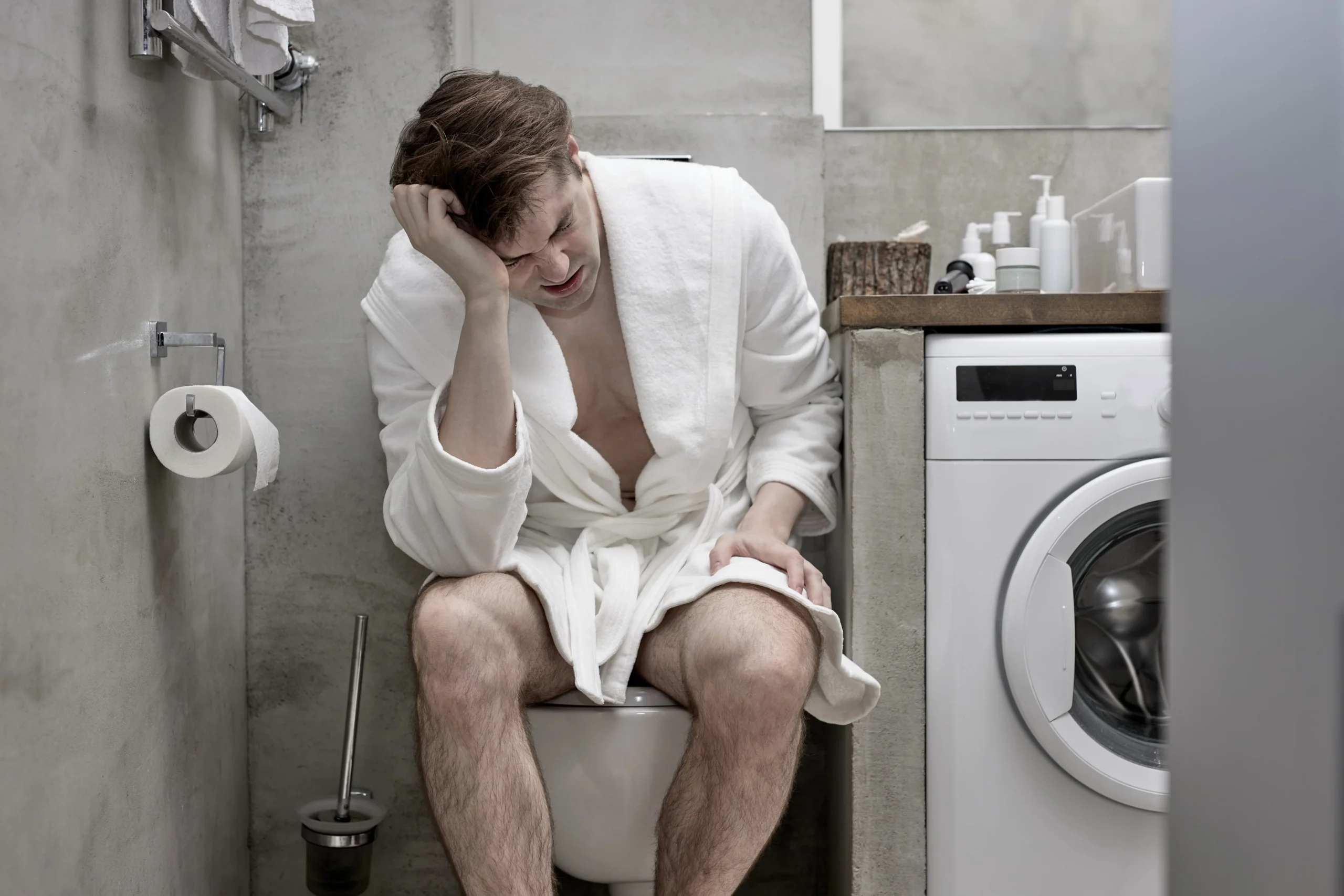 Comfortably pooping with a hemorrhoid