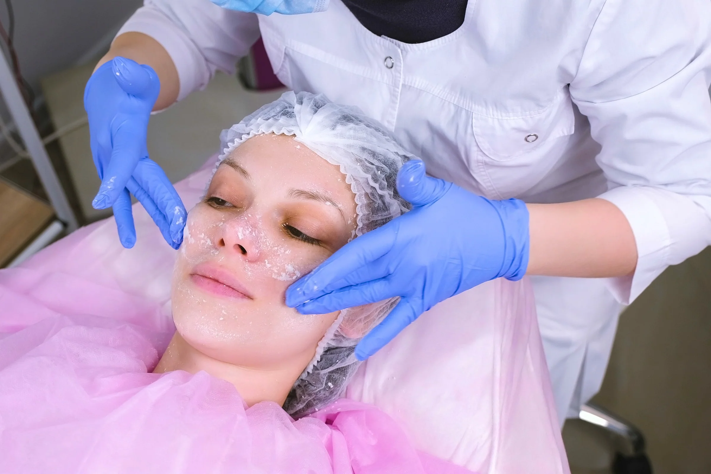 8 Ways to Minimize Botox Pain When Injecting