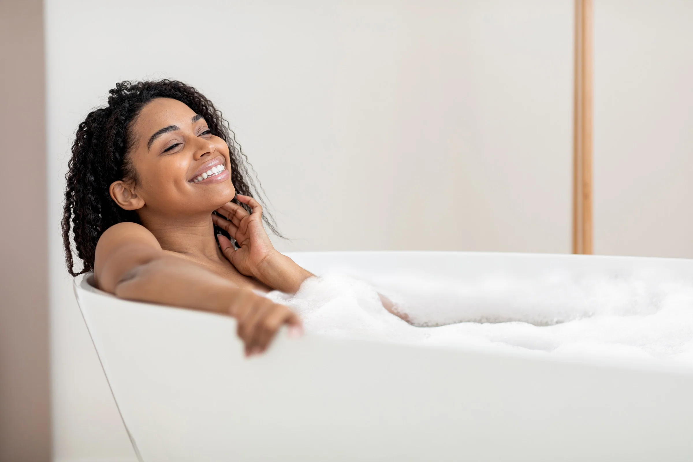 Taking a Sitz bath as a treatment for hemorrhoids Mucus