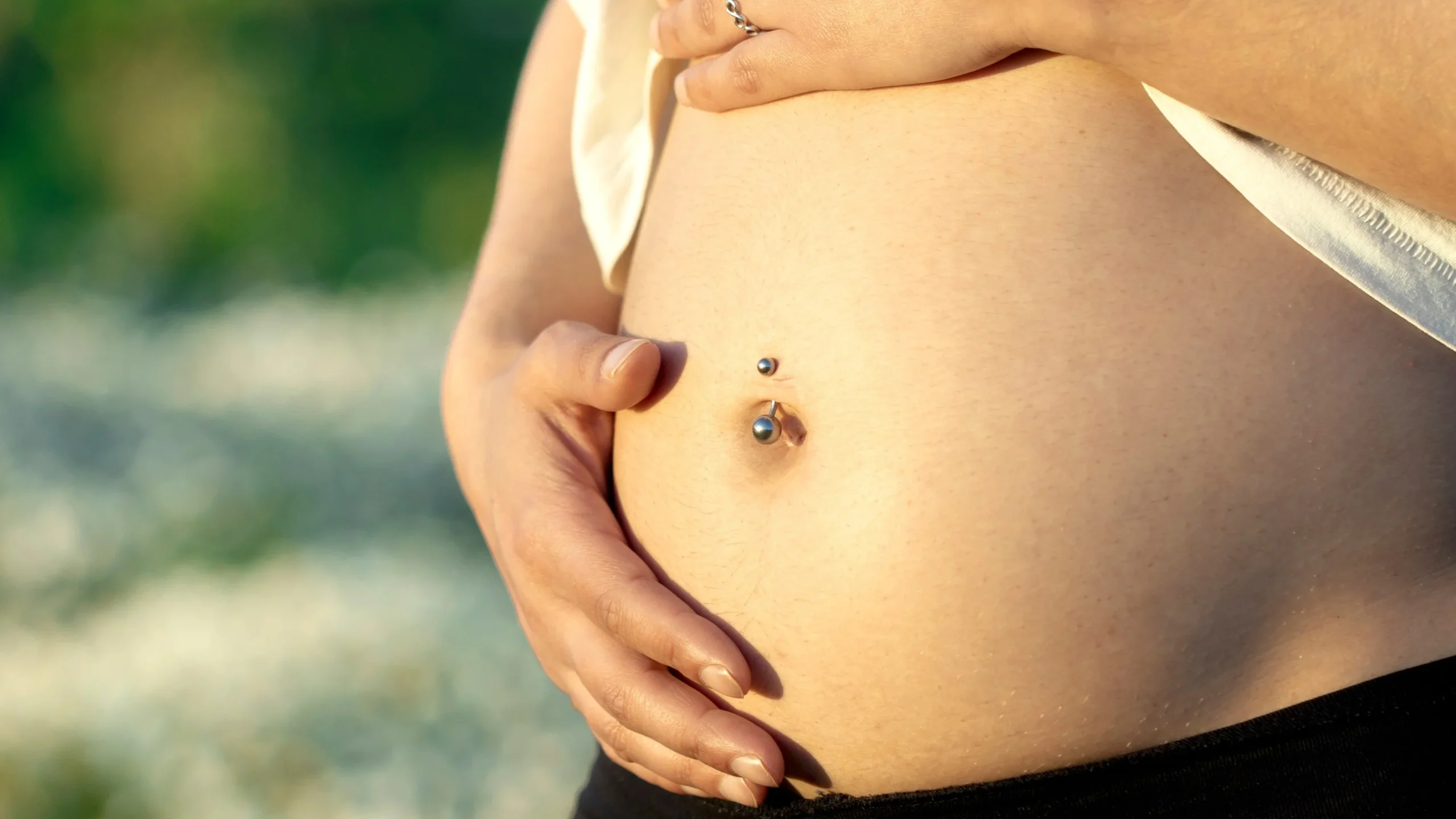 4 Impacts Of Belly Button Piercing During Pregnancy