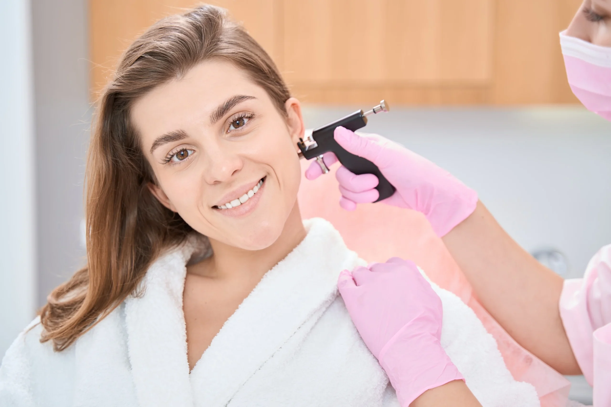 Pain management during and after lobe piercing