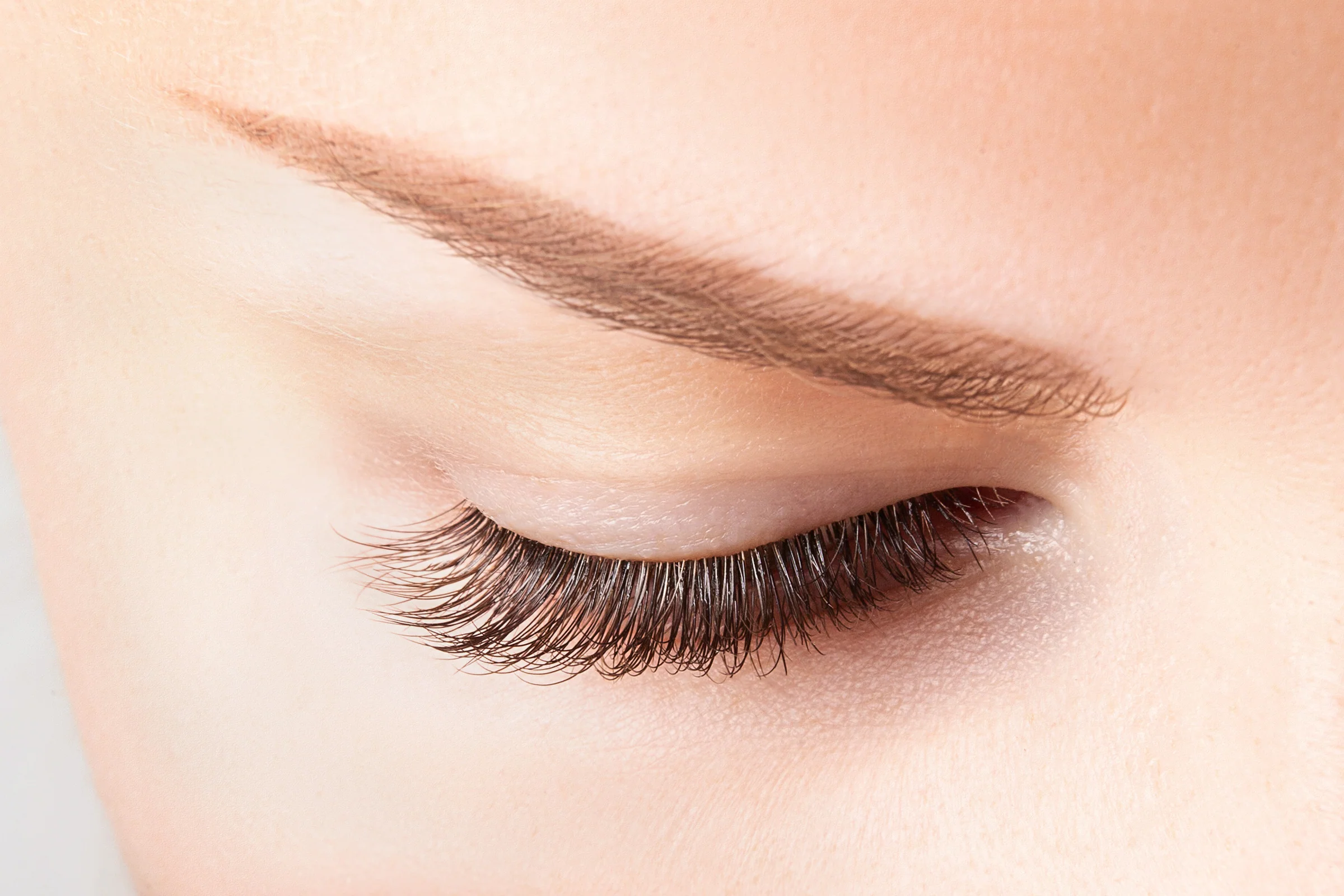 Affected Factors and Timeframe for Wearing Makeup After Microblading