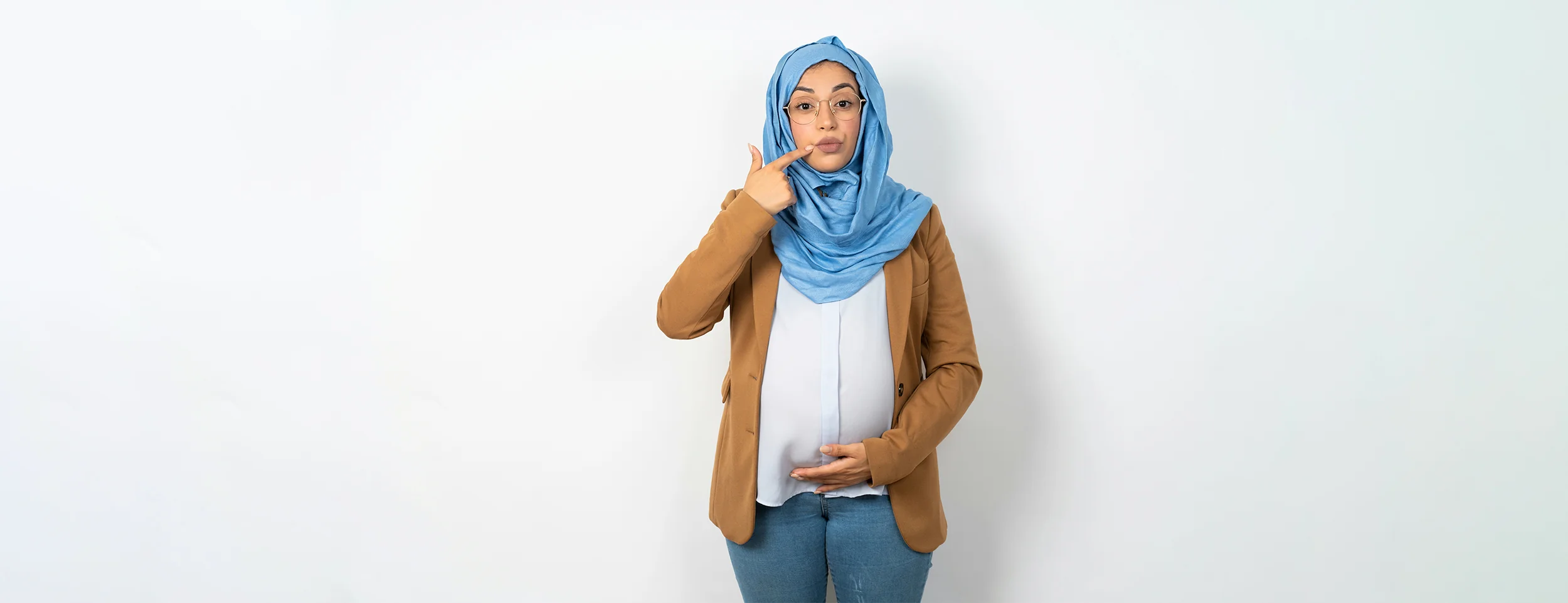 The 14 effects of lip injections while pregnant